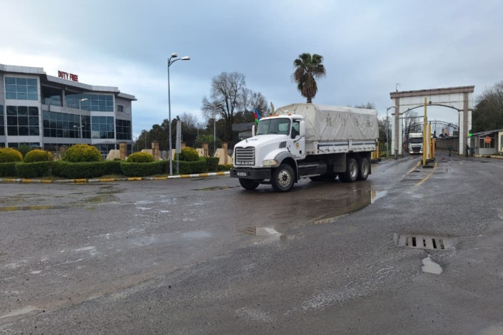 Azərbaycanın İrana humanitar yardımını çatdıran maşın karvanı geri qayıdıb