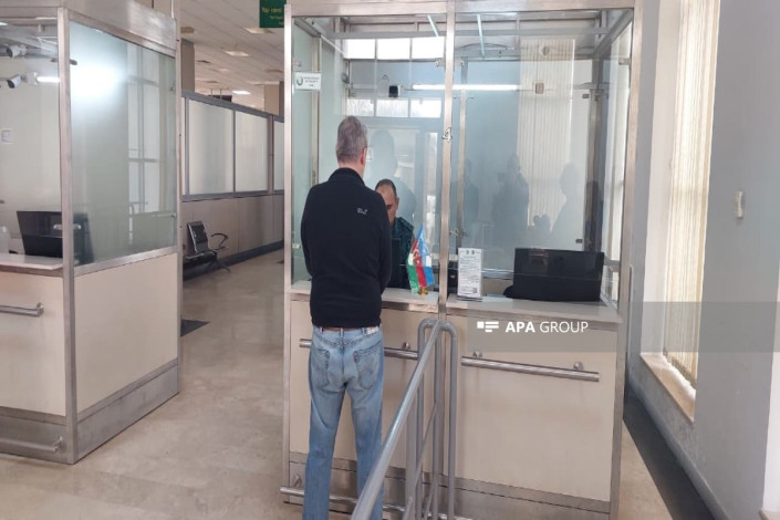 İsveçrənin İrandakı səfiri 6 nəfərlik heyətlə Azərbaycana təxliyə olunub