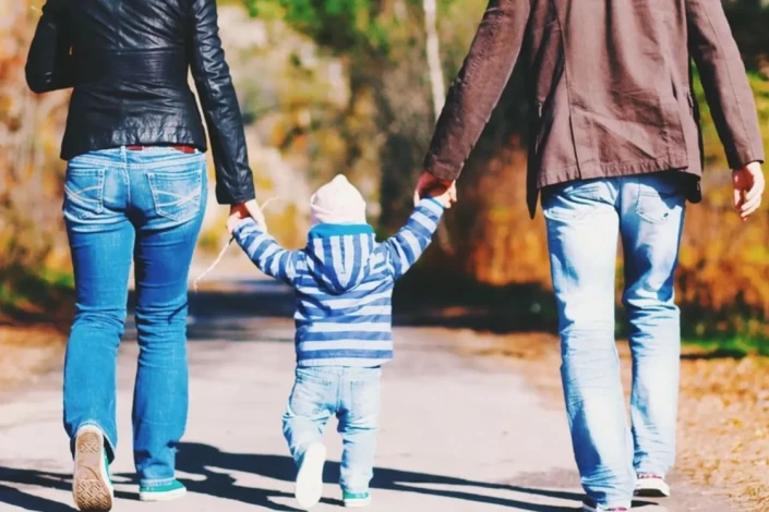 Azərbaycanda bu günə qədər 856 uşaq övladlığa verilib