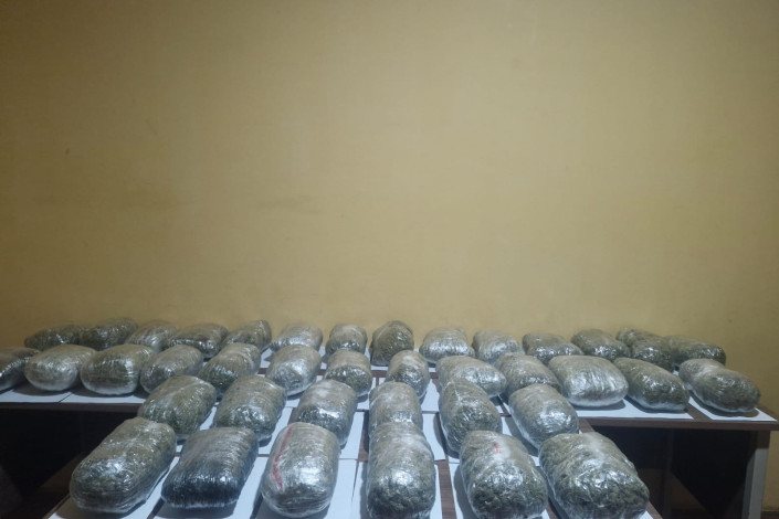 İrandan külli miqdarda narkotikin keçirilməsinin qarşısı alınıb