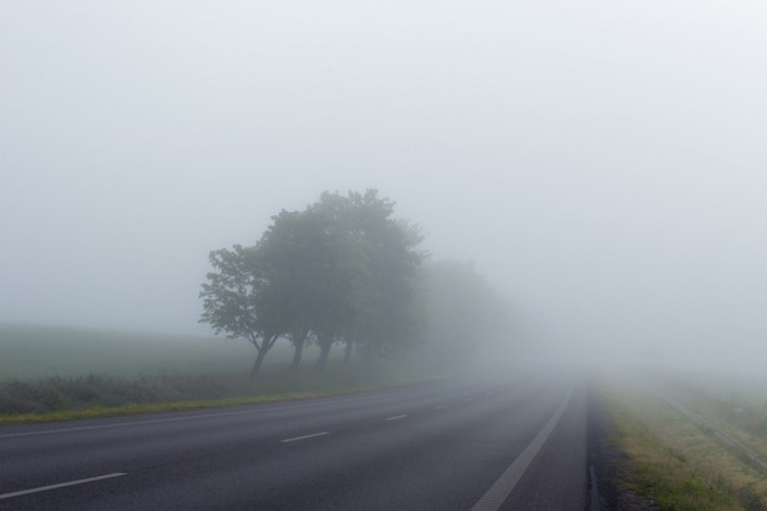 Yol polisi dumanlı hava şəraiti ilə bağlı sürücülərə müraciət edib