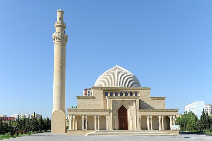 Məscidlərdə vakant vəzifələrə 64 qadın müraciət edib
