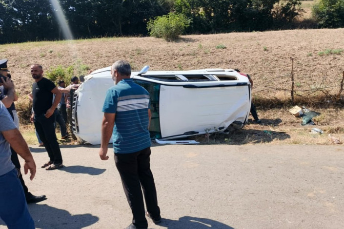Cəlilabadda "Toyota Prado" aşdı, 4 nəfər yaralandı