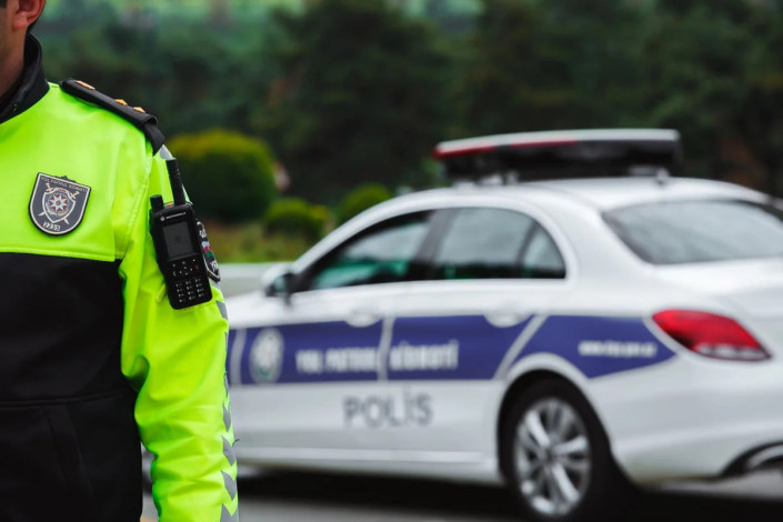 Yol polisi hava şəraiti ilə bağlı hərəkət iştirakçılarına müraciət edib