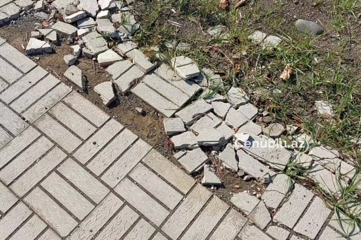 Lənkəranda yeni salınan piyada yolu bir neçə aya dağıldı - VİDEO
