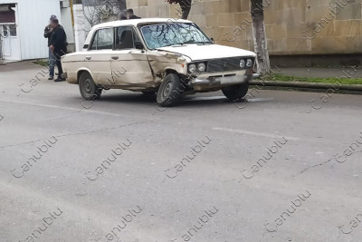 Lənkəranda "sovetin" maşını "amerikalını" vurub