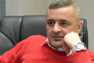 Pantomima teatrının direktorunun ölkədən çıxışına “stop” qoyulub