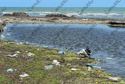 Astara: Xəzərin sahilində tullantılar xoşagəlməz görüntü yaradır
