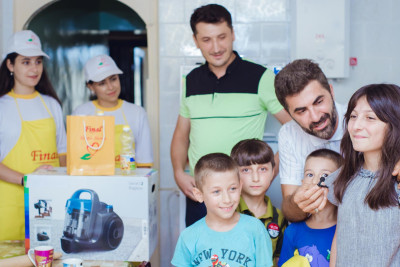 Aparıcı Zaur Bəxşəliyev bu dəfə Lənkəran və Astara sakinlərini sevindirib