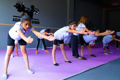 Lənkəran Olimpiya İdman Kompleksində uşaq evinin sakinləri üçün gimnastika bölməsi açılıb