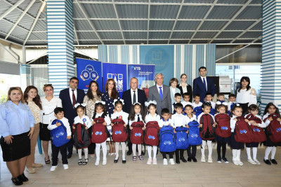 Astarada məktəblilərə hədiyyələr təqdim olunub