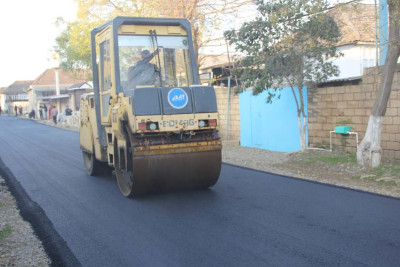 Cəlilabad rayonunda genişmiqyaslı asfaltlanma işləri aparılır