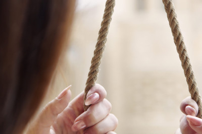 Lənkəranda gənc qız intihar edib