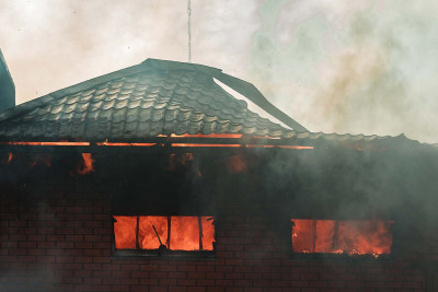 Lənkəranda birmərtənəli evdə yanğın olub