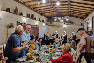 Alman turistləri Lənkəranı qəziblər