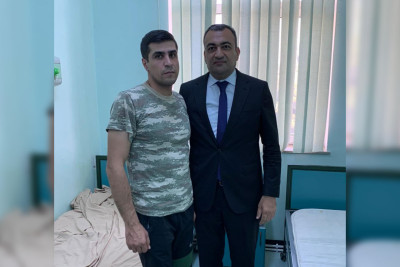 Lənkəran: yaralı hərbçimizi hospitalda icra başçısının müavini ziyarət edib