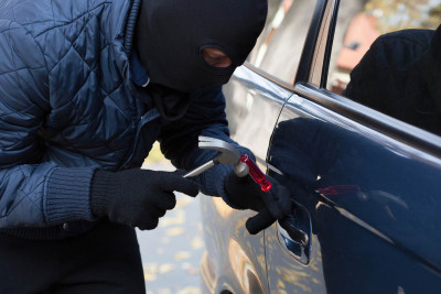 Lənkəran sakininin avtomobili oğurlanaraq başqasına satılıb