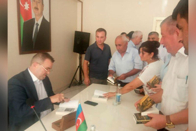 Astarada yazıçı Yunus Oğuz şəhid ailələri və qazilərlə görüşüb