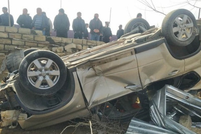 Avtomobili sərxoş vəziyyətdə idarə edən ata oğlu ilə birgə qəzaya düşüb