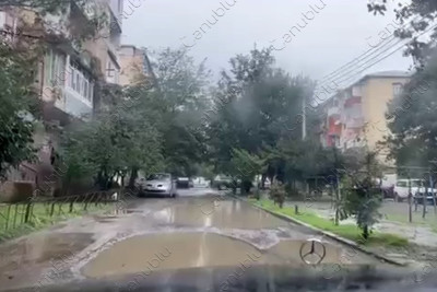 Lənkəran: Hənifə Abdullayev küçəsinin sakinləri Cenublu.az-a müraciət ediblər