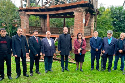 Deputat Rəşad Mahmudov dağılmaq üzrə olan “Ləm”ə baş çəkib