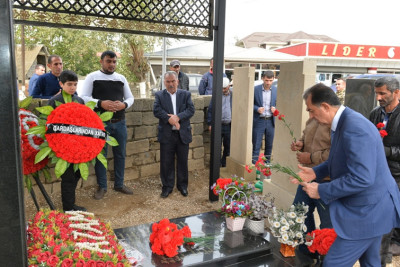 Lənkəran: ŞİH başçısı şəhidlərimizin məzarlarını ziyarət edib
