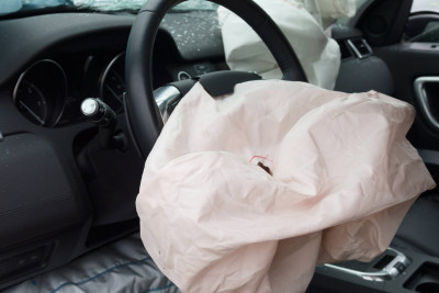 Cəlilabad rayonunda avtomobil aşıb: iki qardaş xəsarət alıb