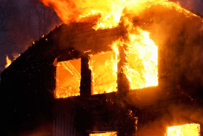 Masallı: Kəlbəhüseynli kəndində ikimərtəbəli ev yanıb