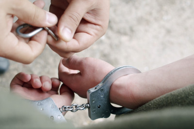 Astara sakini paytaxt ərazisində avtomobillərin birindən oğurluq edib