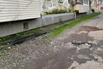 Lənkəran: bu küçənin çuxurları digər küçənin tıxacına səbəb olur