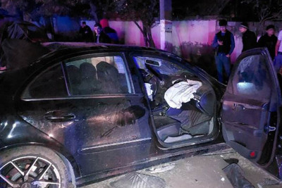 Lənkəranda qəza: avtomobil mağazaya çarpılıb