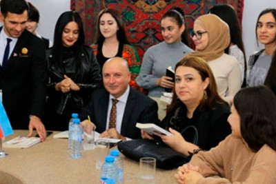 Astara gənclərinin yazıçı Varis Yolçuyevlə görüşü keçirilib