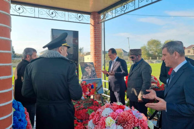Lənkəran ŞİH başçısı şəhid Araz İbadlının məzarını ziyarət edib