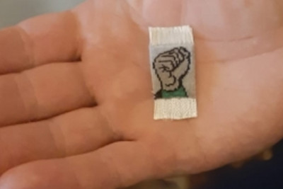 Lerikdə dünyanın ən kiçik xalçası toxunub