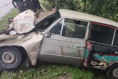 Lənkəranda yük avtomobili ilə minik avtomobili toqquşub