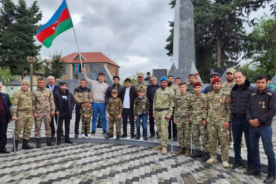 Cəlilabadda Zəfər Günü ilə bağlı Şəhidlər xiyabanı ziyarət olunub