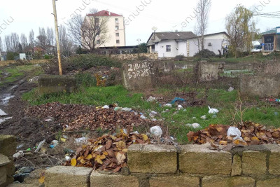 Lənkəran: mərkəzi küçənin yaşayış olmayan ərazisi zibilliyə çevrilib