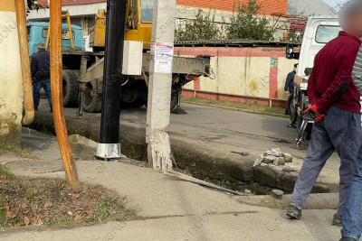 Lənkəranda qəzalı dirək yenisi ilə əvəzlənir