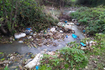 Lənkəranda su kanalına tullantılar atılır