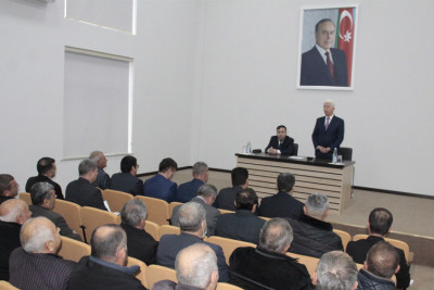 Cəlilabad icra başçısı sakinlərin qayğıları ilə maraqlanıb