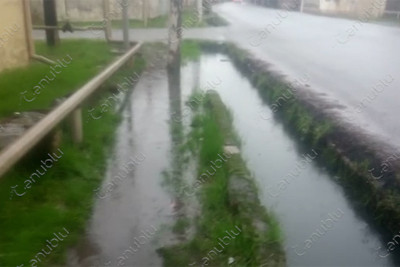 Lənkəran: Səttarxan küçəsinin xəndəyi aşıb-daşıb