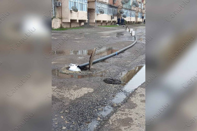 Lənkəran: Zərifə Əliyeva küçəsindəki kanalizasiya xətti təmizlənir