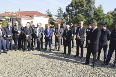 Qəzənfər Ağayev Çayoba kənd sakinlərinin qayğıları ilə maraqlanıb
