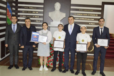 Astara rayon icra başçısı məktəblilərlə görüşüb