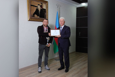 Rafiq Cəlilov Dünya Kubokunun qalibi ilə görüşüb