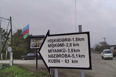 Masallıda istiqaməti və məsafəni bildirən dəmir lövhə dəyişdirilib