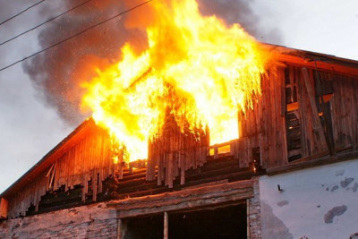 Lənkəranda tövlə yanıb