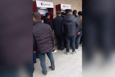 Lənkəran: bankomatın işləməməsi sıxlığa səbəb olur