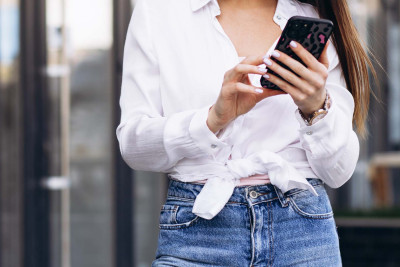 Qadın ərinin evə tez gəlməsi üçün yalan dedi: iş polisə kimi çatdı