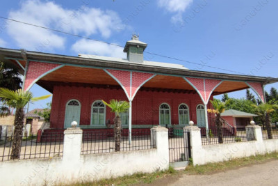 Hacı Zeynalabdin Tağıyevin köməkliyi ilə tikilən Mollaoba kənd məscidi